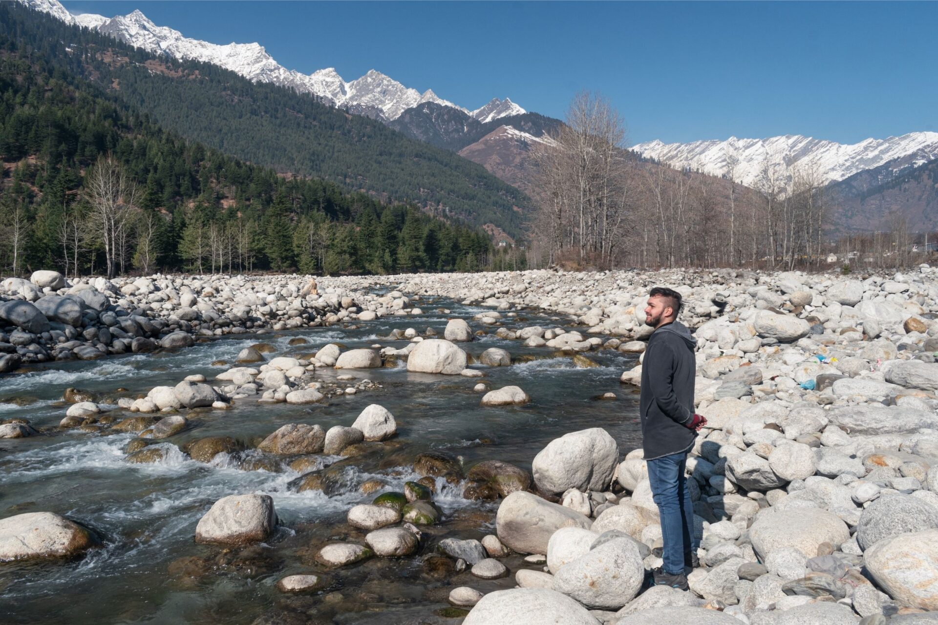 Snow-covered Rohtang Pass in Manali